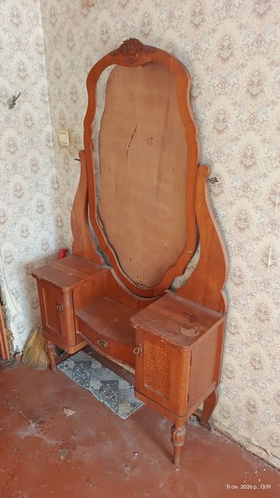 Мебель під реставрацію: сервант, шкаф, сервант, стіл, триляж