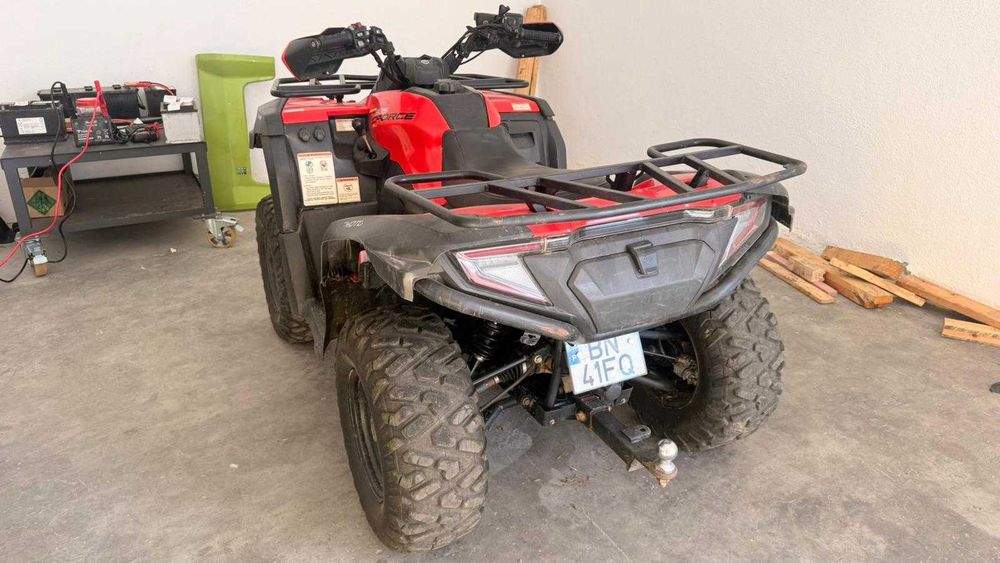 Moto 4 CFMOTO CForce 625, tração 4x4