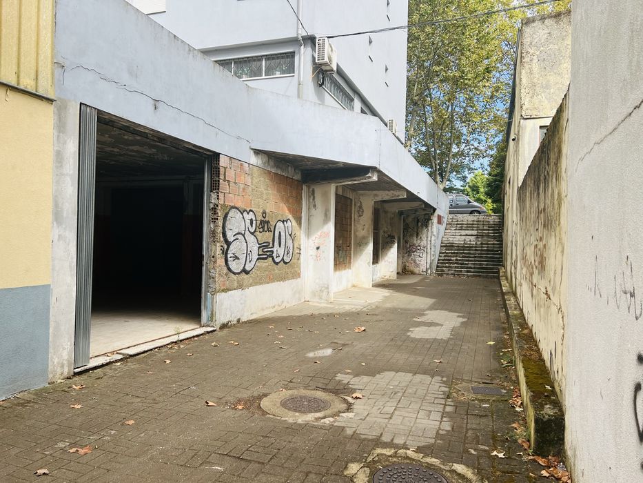 Arrenda-se Espaço Comercial apx 900 m2