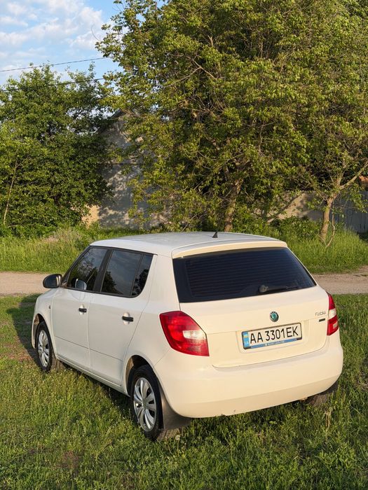 SKODA FABIA 1.4 16v benz 2011