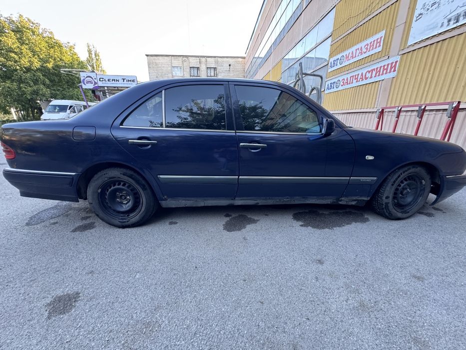 Мерседес E250 w210