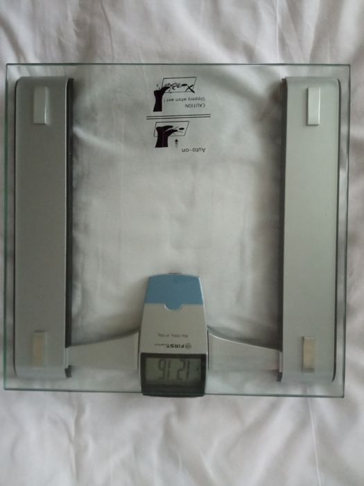 Ваги напольні First 8014