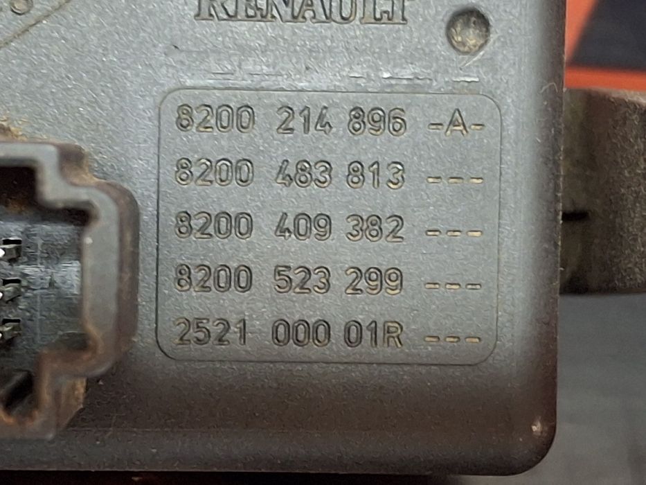 Botão / interruptor 4 piscas RENAULT Master III Chassis (EV/HV/UV)