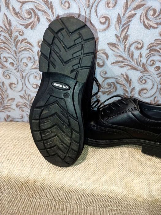 Продам спеціалізоване робоче взуття