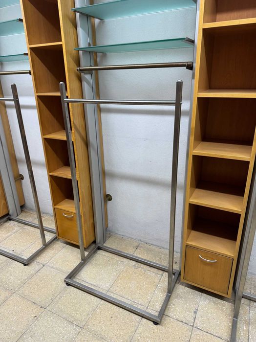 Móveis de loja, vitrines e expositores