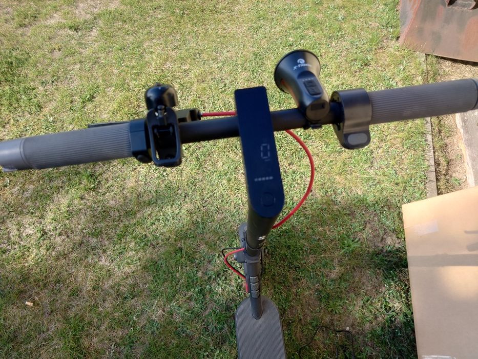 Hulajnoga Xiaomi 4 Electric Scooter elektryczna 300W 20 km/h