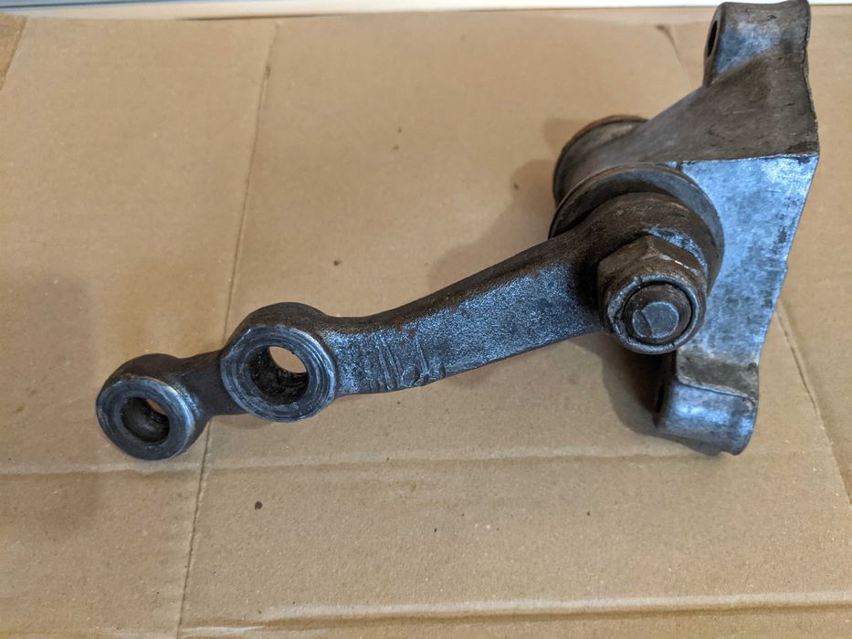 Рычаг маятниковый ВАЗ 2101