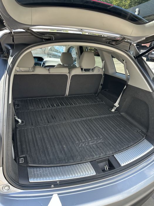 Acura MDX 2015 р, крутий сімейний кросовер