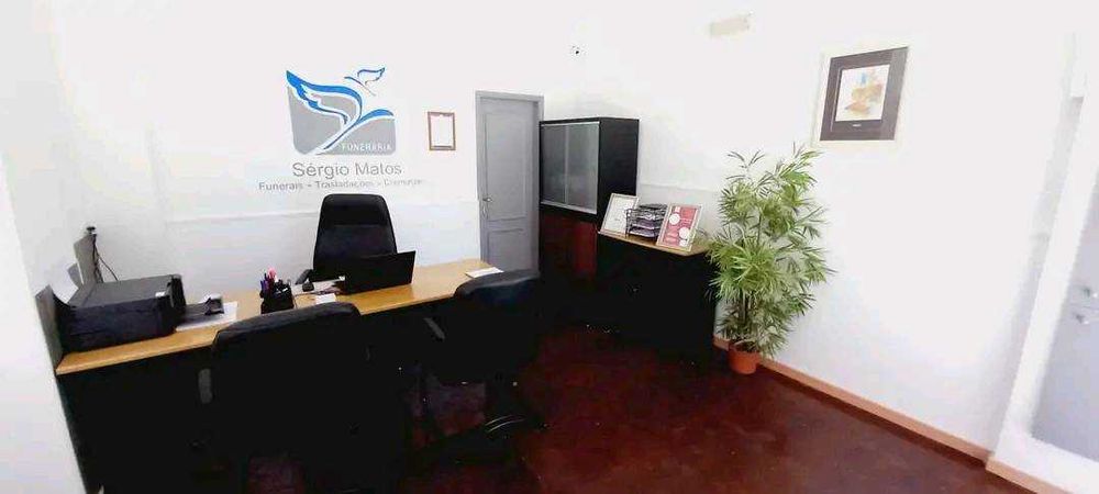 Funerais *Trasladações*Cremações - Atendimento Permanente 24 Horas