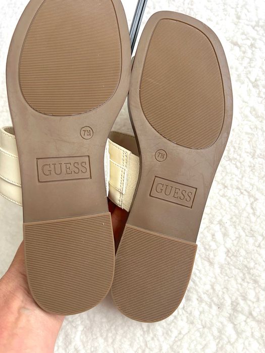 Guess klapki z logo
