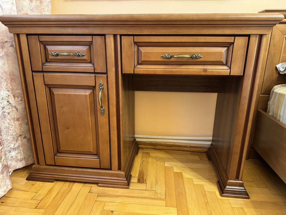 Туалетний столик.