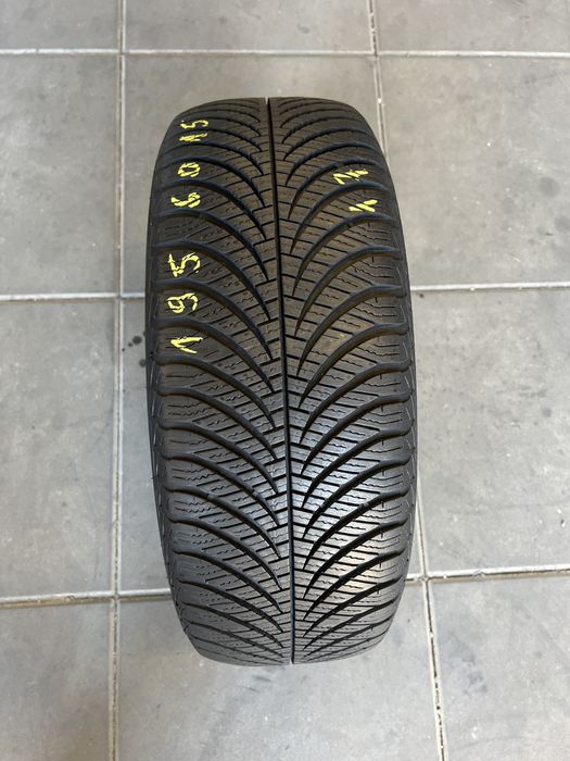 Opona wielosezonowa 195/60/R15 Goodyear Vector 4Seasons - 1 sztuka