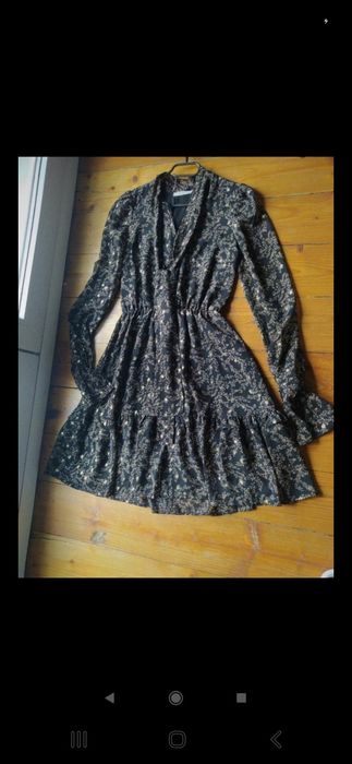 Sukienka w złote listki 34