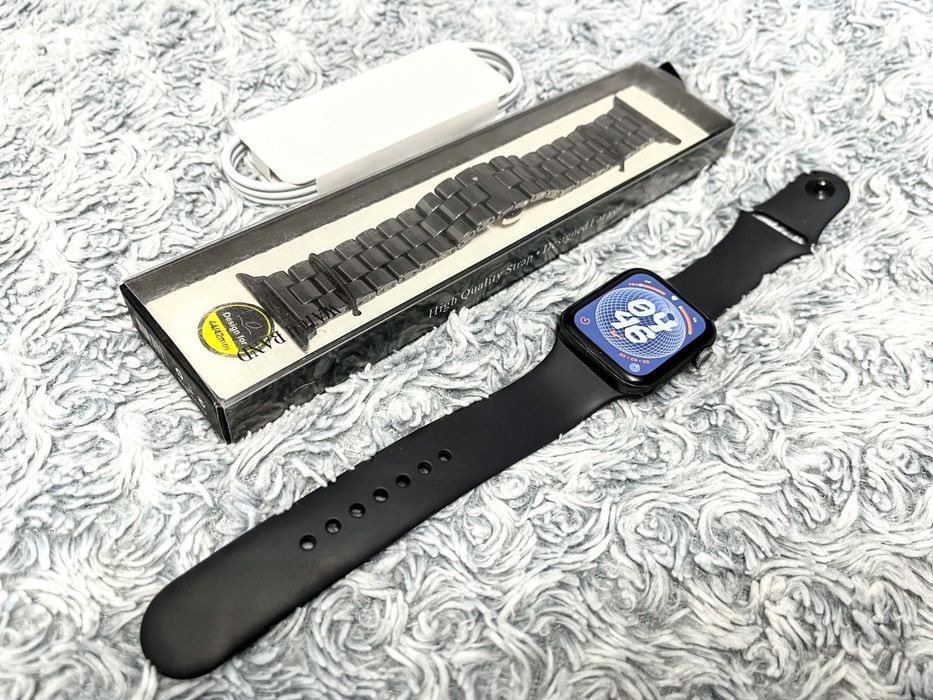Apple Watch SE (44 mm) LTE, отличное состояние! A2354