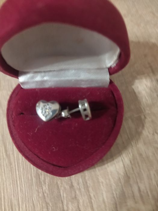 Piękne serca kolczyki z cyrkoniami stan nowe