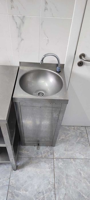 Pio lava mãos com pedal. INOX