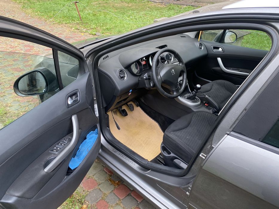 автомобіль Пежо 308 1.6 дизель