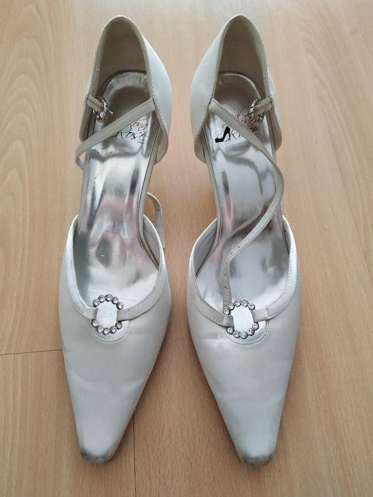 Sapatos brancos cerimônia