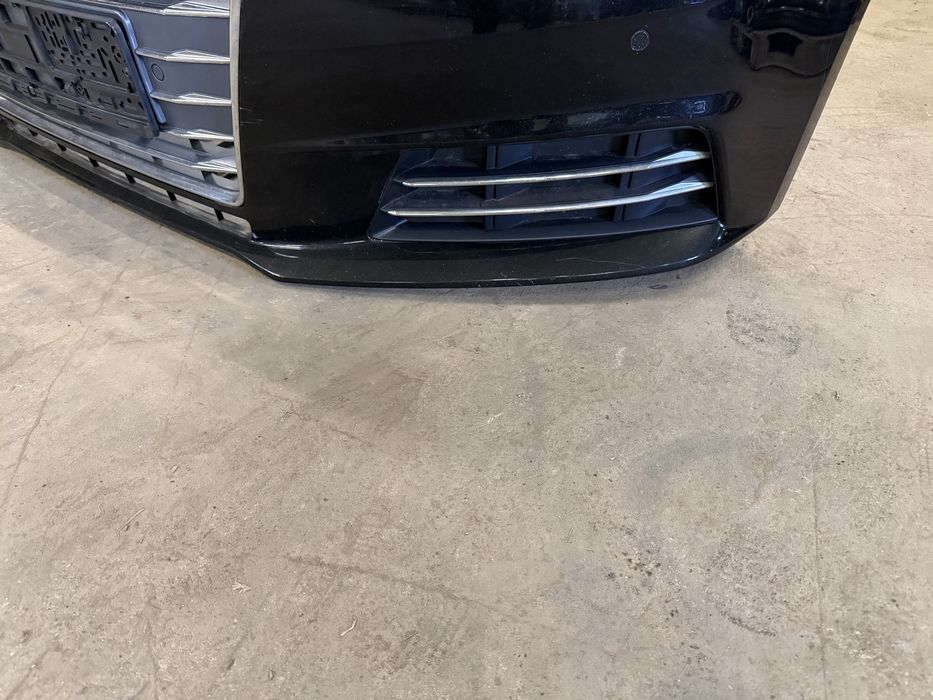 Zderzak przedni audi a4b9