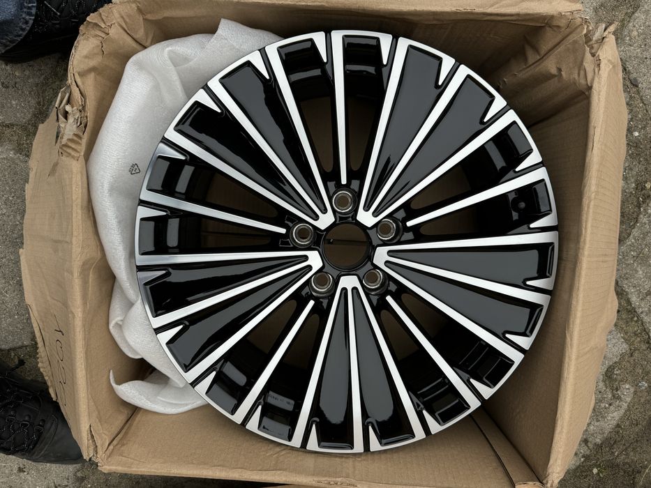 Felga 7,5x18 ET40 VW Tiguan III 571 oryginał jak NOWE