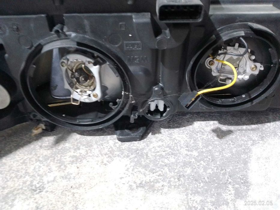 Otica farol drt e esq Renault Laguna II