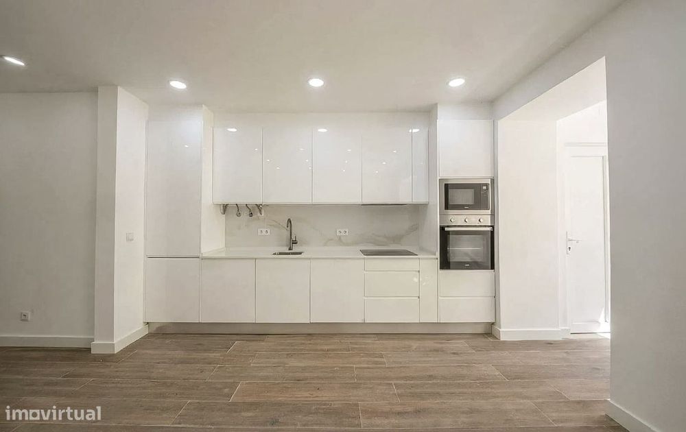 Apartamento junto ao metro da Amadora Este