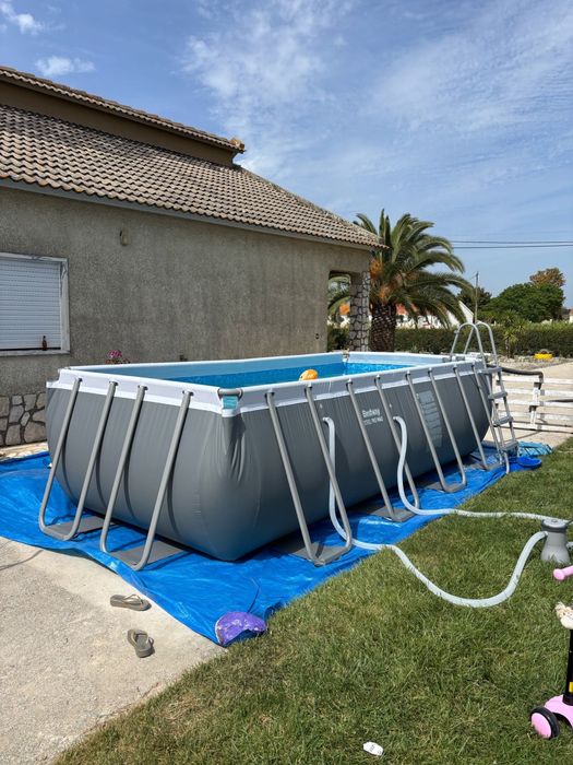 Piscina semi nova