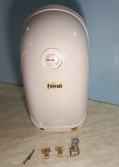 Продам електричний однофазний бойлер на 12л