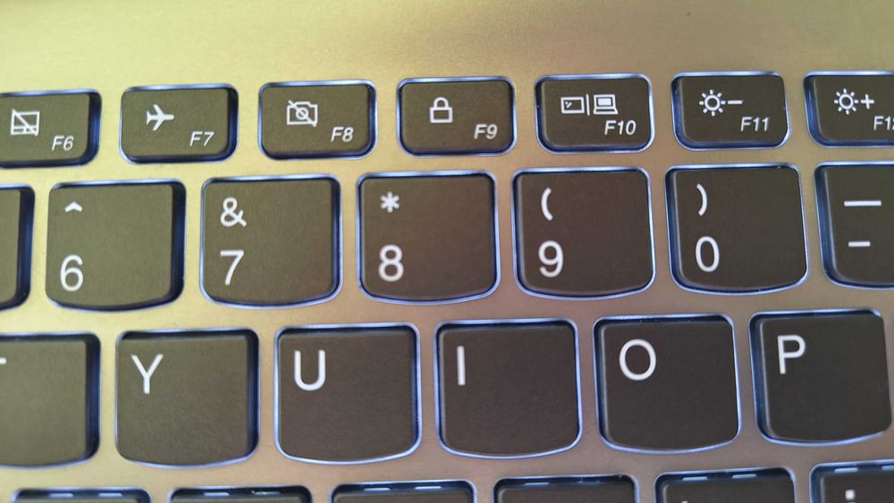 Lenovo Ideapad 320S-13IKB i5-8250U/8GB/256GB/NVidia MX150