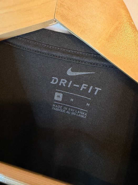 Koszulka sportowa Nike czarna z logiem M