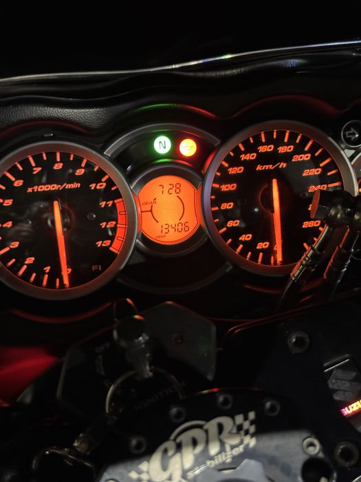 Suzuki Hayabusa КОМПРЕСОРНА