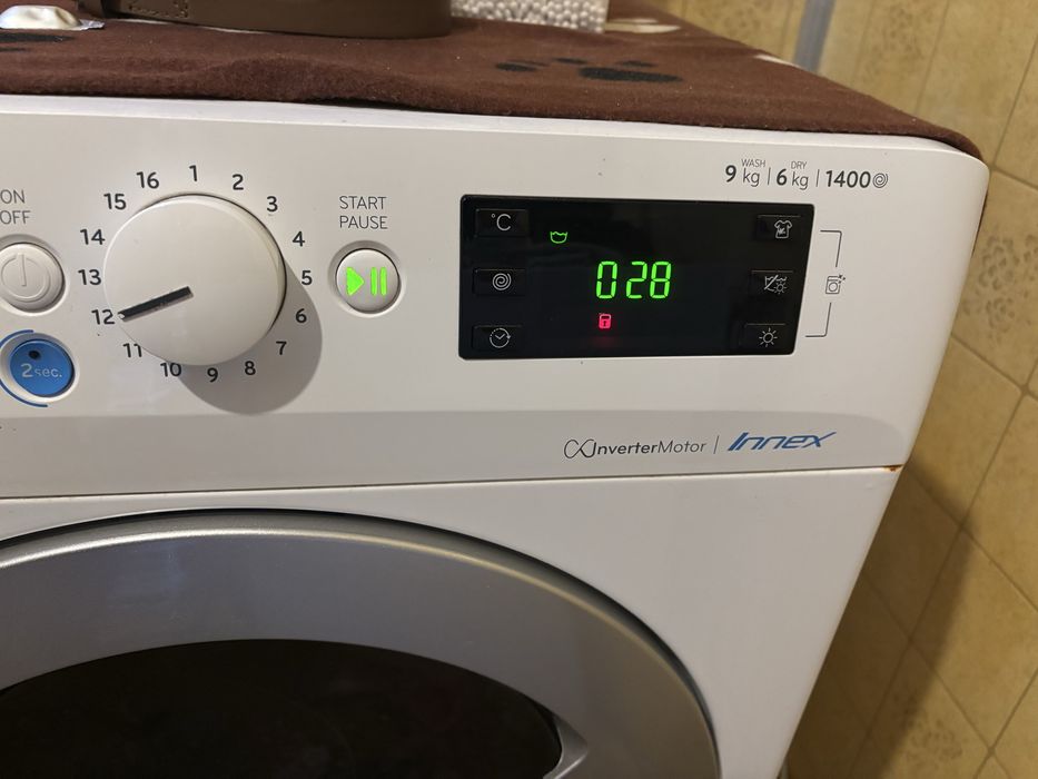 Maquina de lavar e secar roupa