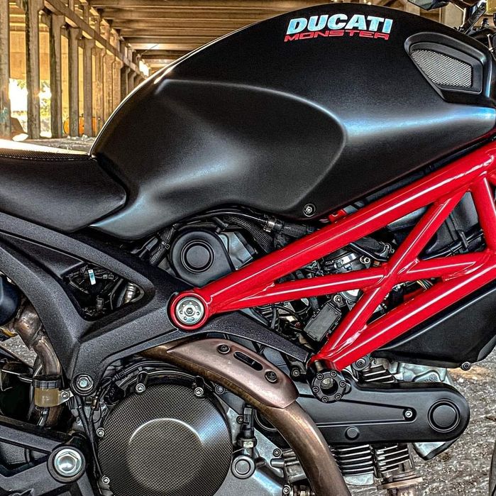 Ducati 796 Monobraço