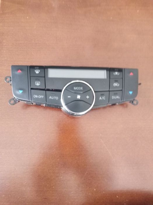 Climatronic, comando sofagem,ar condicionado automático Nissan pulsar