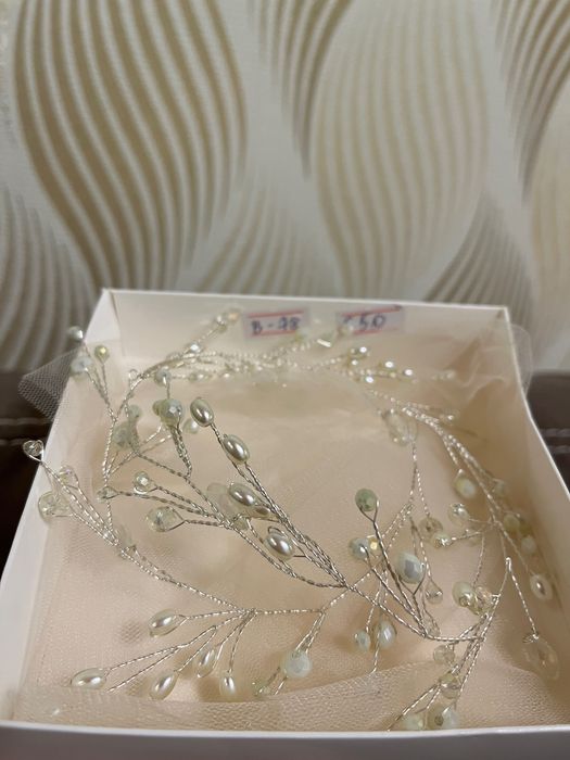 Весільна прикраса для зачіски