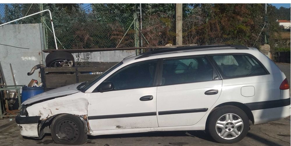 Toyota Avensis diesel 1998 | para peças |