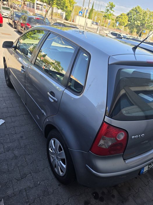 Volkswagen Polo Cinzento | Bem Conservado | Ideal para Uso Diário