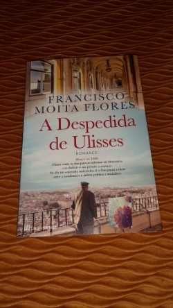 Vendo livros em bom estado, com pouco uso