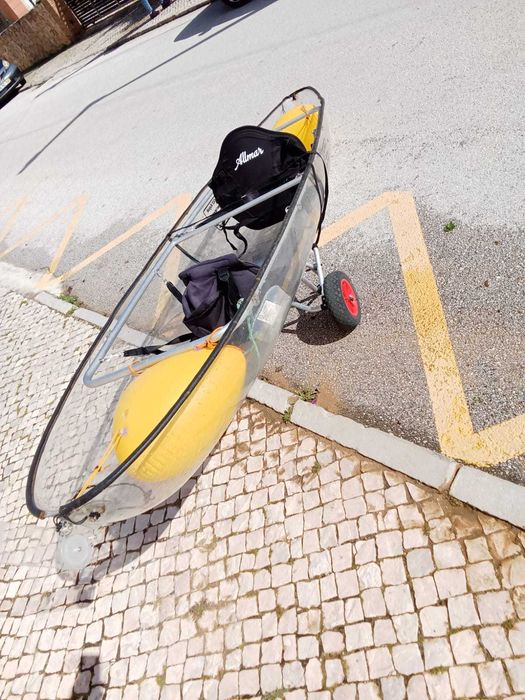 Kayaks transparentes usados