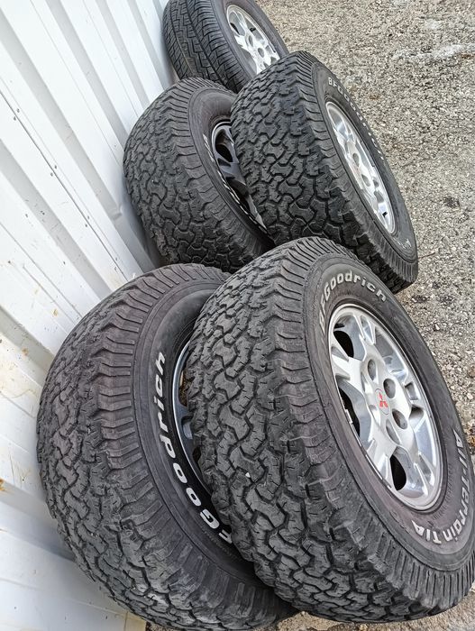 Jantes Pajero com pneus Bf AT  265/75 16