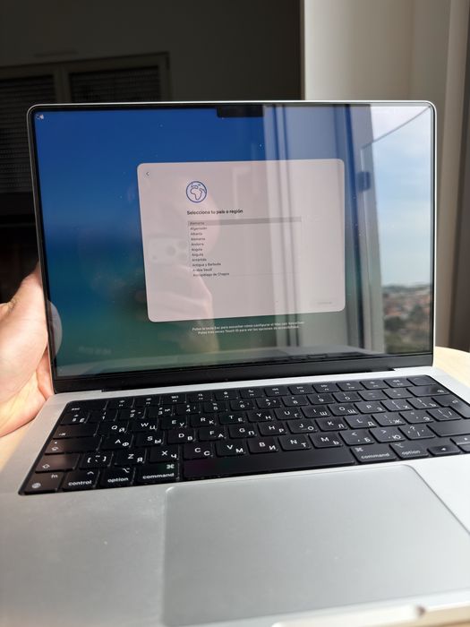 Apple MacBook Pro 14” M2 Pro — 16 GB RAM / 512 GB SSD