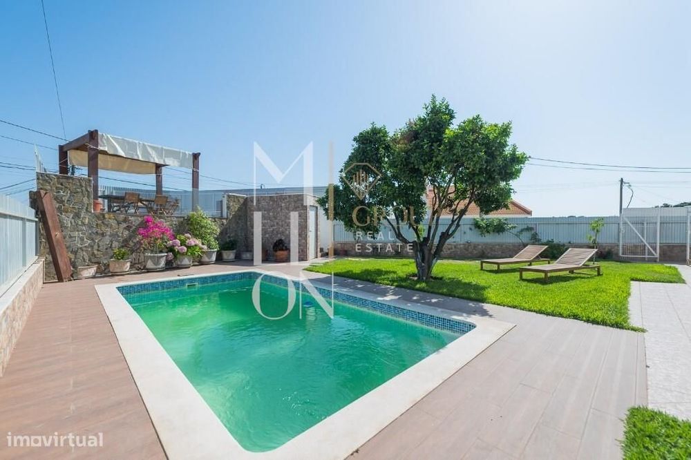 Moradia T4 com Piscina, Anexo Independente e Jardim — Costa da Capa