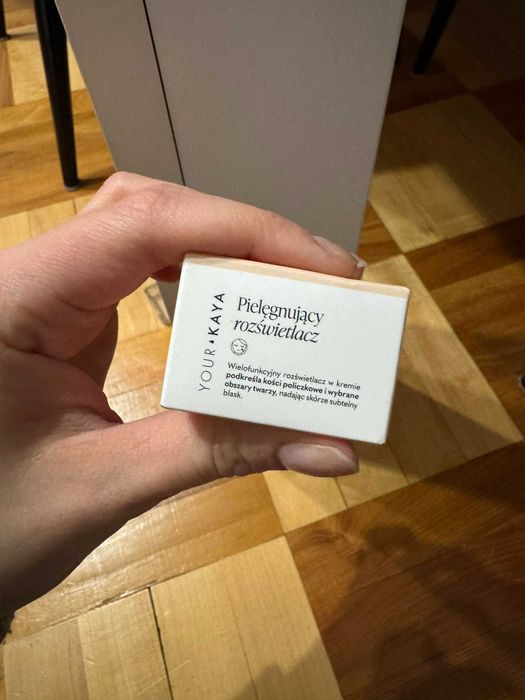 Pielęgnujący rozświetlacz yourkaya pearl glow  nowy