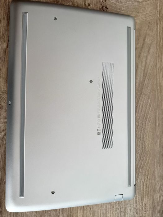 Laptop HP model 15-db1033nw