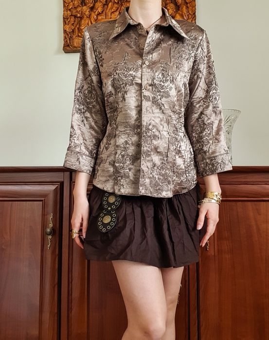 Zielona koszula we wzory