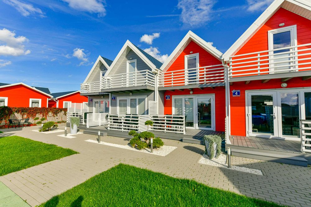 Zakotwicz się nad morzem  KOTWISKO Sarbinowo Domki z basenem .