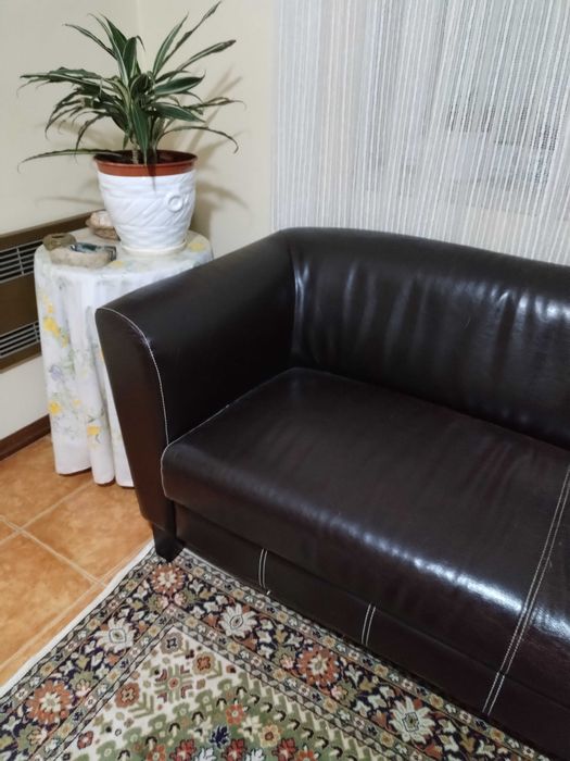 Sofás em Couro, de 2 e 3 lugares