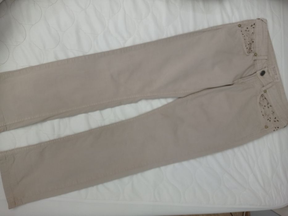 Бежеві джинси, Італія, розмір С