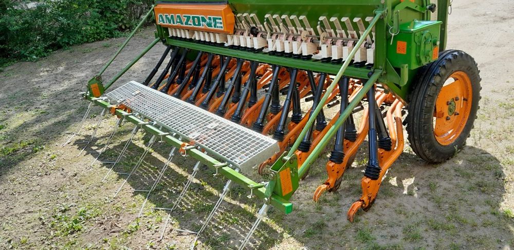 Siewnik Amazone D8 szer 3m