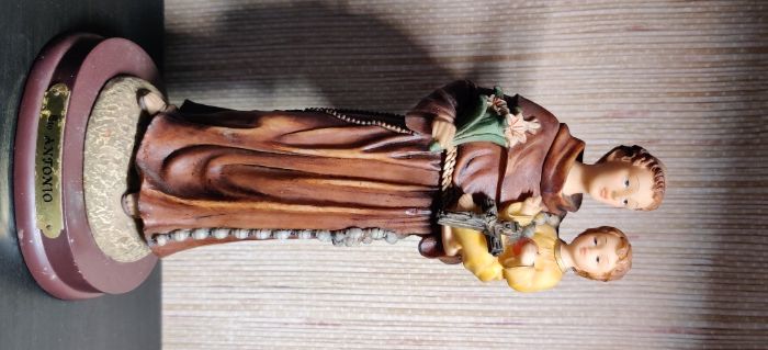 Estatueta S António em marfinite-Louças Falcão;Bom estado;24 cm